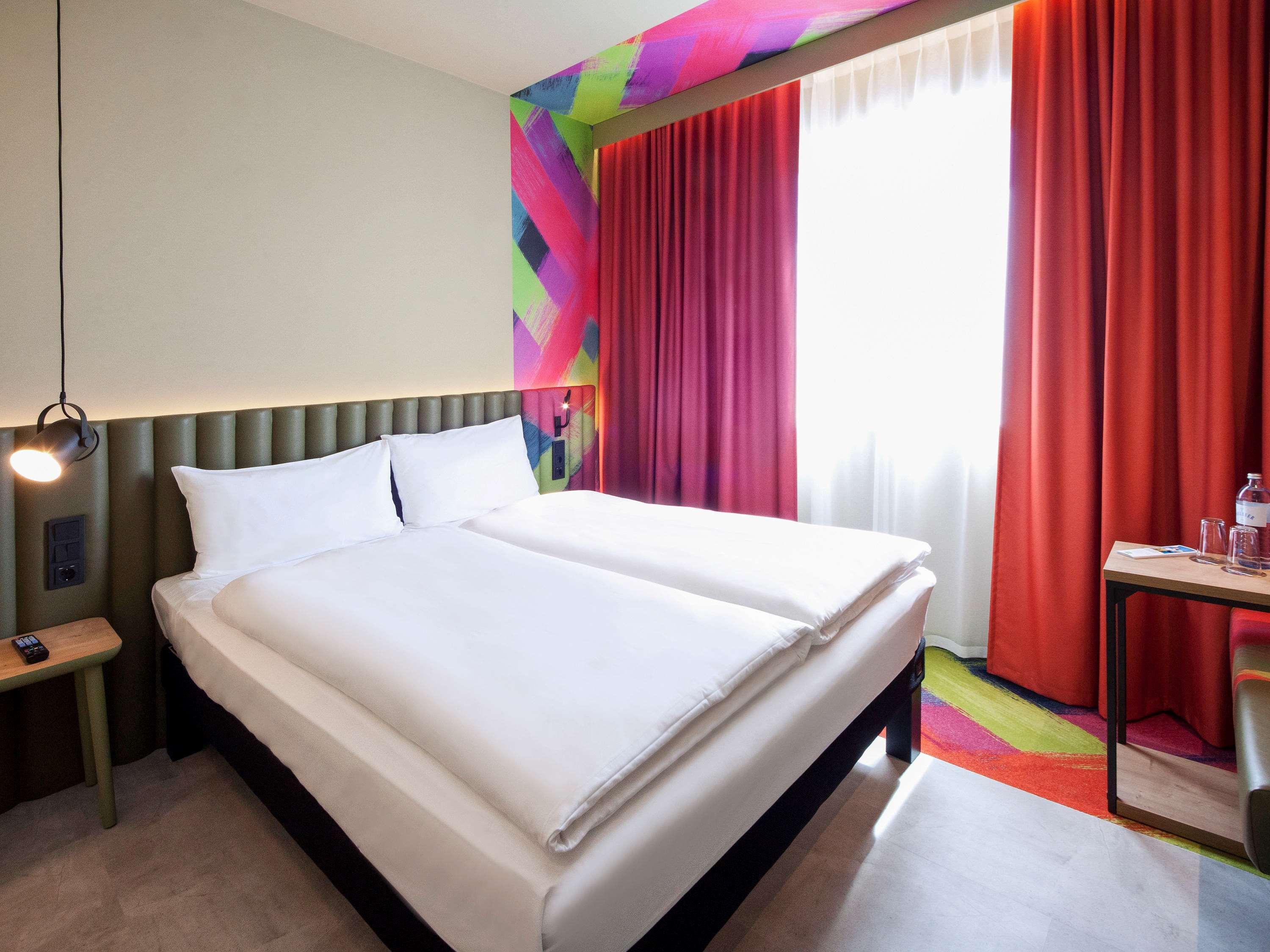 ไอบิส สไตล์ พาร์นดอร์ฟ นอยซีดเลอร์ ซี Hotel ภายนอก รูปภาพ