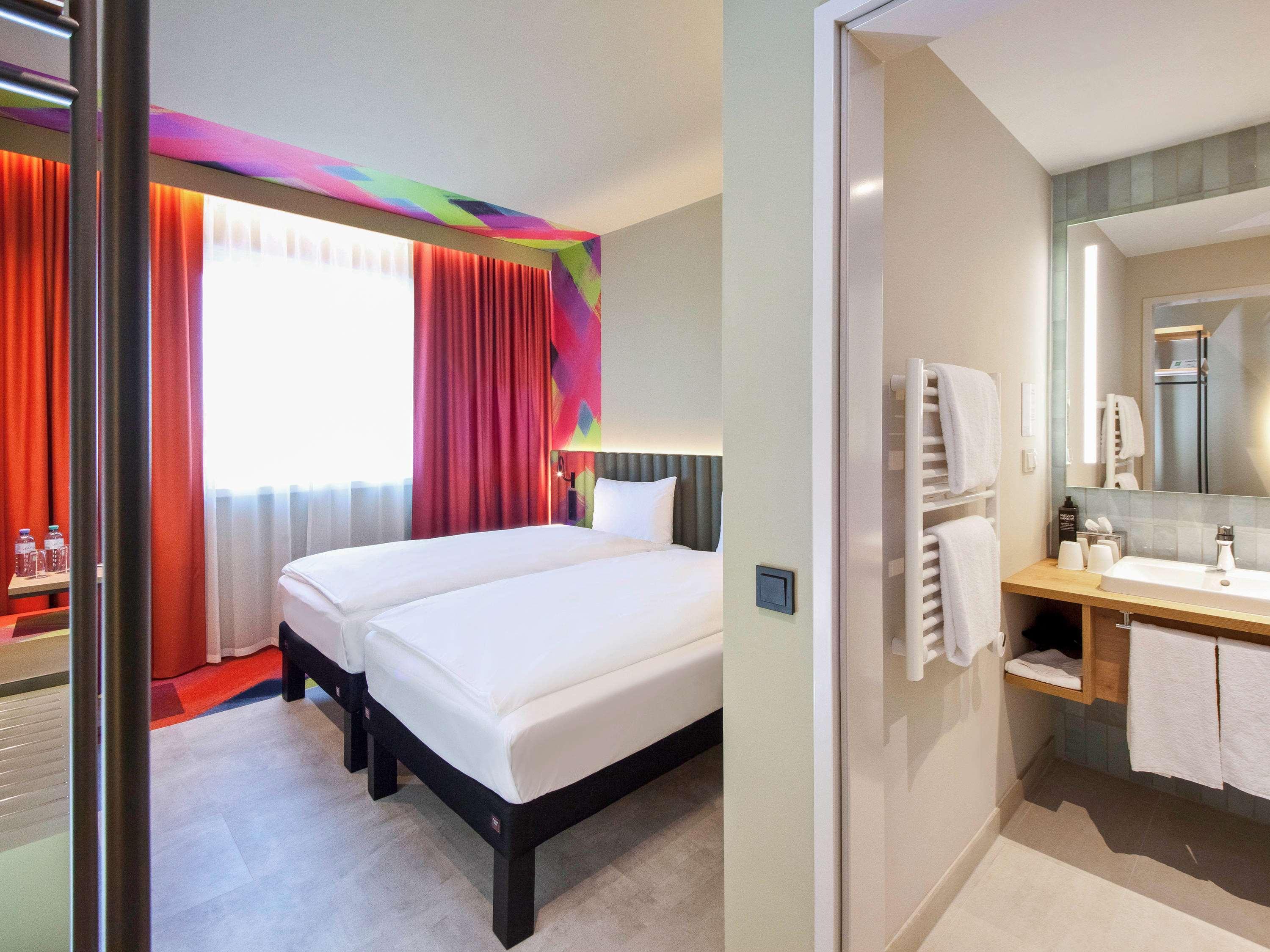 ไอบิส สไตล์ พาร์นดอร์ฟ นอยซีดเลอร์ ซี Hotel ภายนอก รูปภาพ